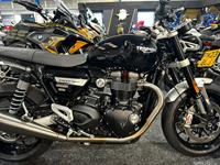 TRIUMPH SPEED TWIN 1200