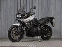 TRIUMPH TIGER 800