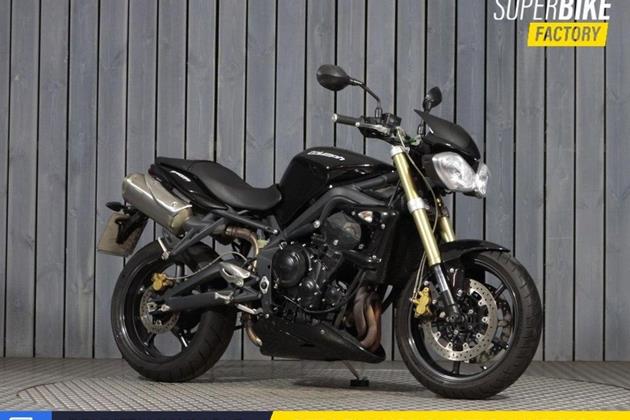 TRIUMPH STREET TRIPLE 675