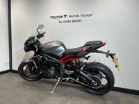 TRIUMPH STREET TRIPLE 765 R