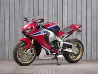 HONDA CBR1000RR FIREBLADE