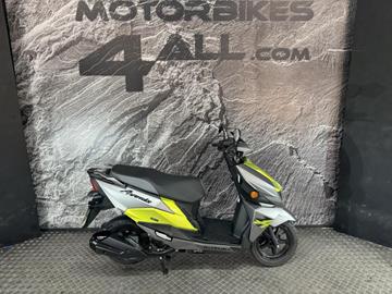 SUZUKI AVENIS 125