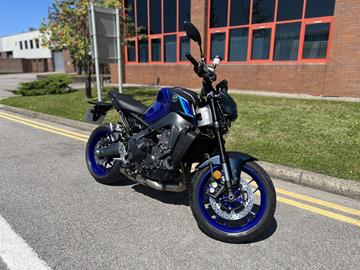 YAMAHA MT-09