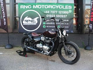 TRIUMPH BONNEVILLE BOBBER 