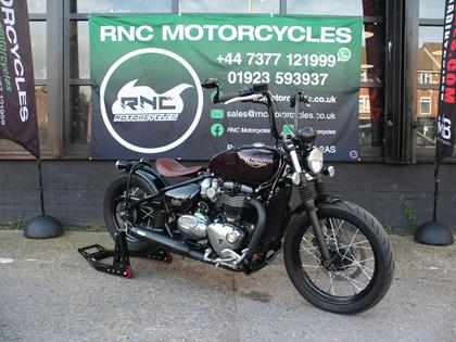 TRIUMPH BONNEVILLE BOBBER