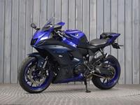 YAMAHA R7