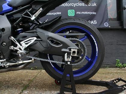 YAMAHA MT-10