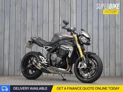 TRIUMPH SPEED TRIPLE 1200 RS