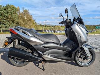 YAMAHA XMAX 300 