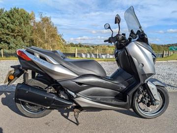 YAMAHA XMAX 300