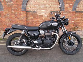 TRIUMPH BONNEVILLE T100 