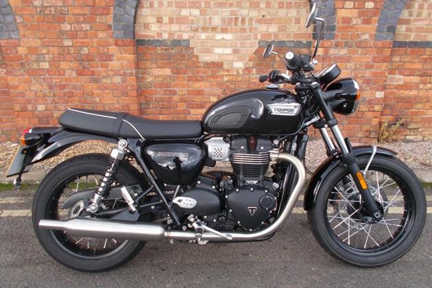 TRIUMPH BONNEVILLE T100