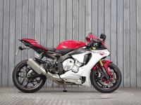 YAMAHA R1