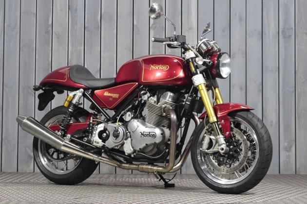 NORTON COMMANDO 961