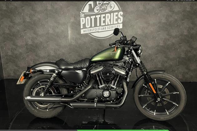 HARLEY-DAVIDSON SPORTSTER 883