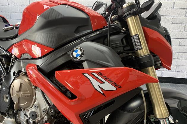 BMW S1000R