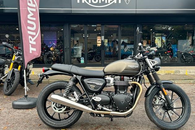 TRIUMPH SPEED TWIN 900