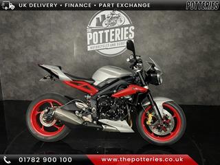 TRIUMPH STREET TRIPLE 675 