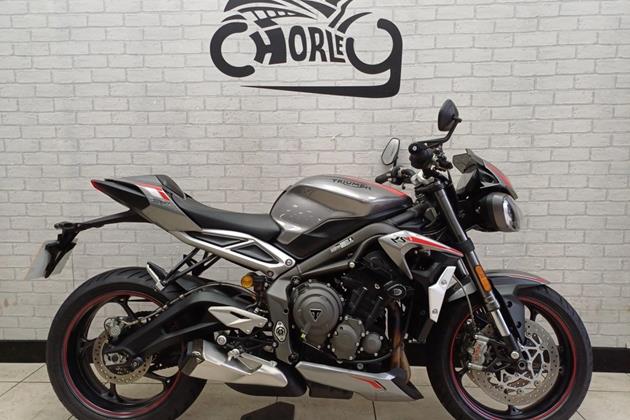 TRIUMPH STREET TRIPLE 765 RS