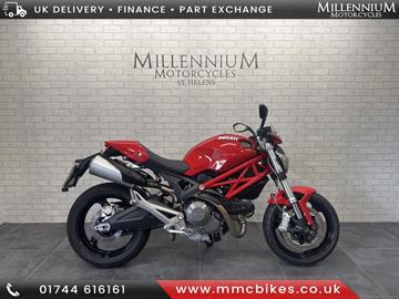 DUCATI MONSTER 696