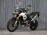 TRIUMPH TIGER 900