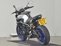 YAMAHA MT-09