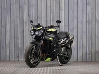 TRIUMPH SPEED TRIPLE 1050