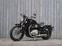 TRIUMPH BONNEVILLE BOBBER