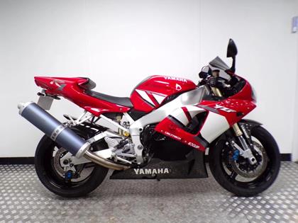 YAMAHA R1