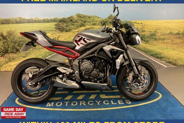 TRIUMPH STREET TRIPLE 765 RS