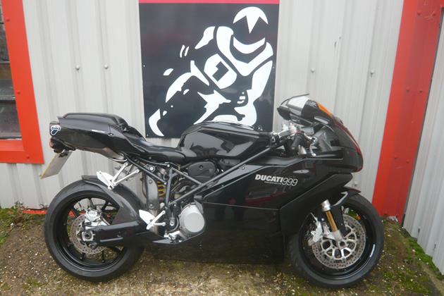 DUCATI 999