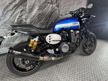 YAMAHA XJR1300