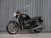 TRIUMPH BONNEVILLE 900