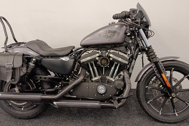 HARLEY-DAVIDSON SPORTSTER 883