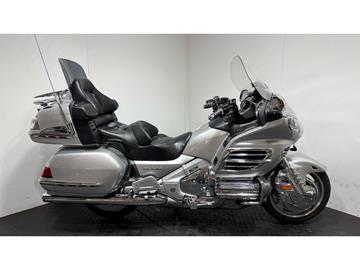 HONDA GL1200 GOLDWING