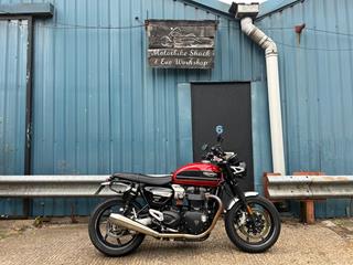 TRIUMPH SPEED TWIN 1200 