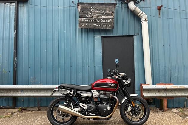 TRIUMPH SPEED TWIN 1200