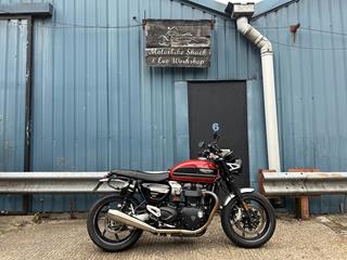 TRIUMPH SPEED TWIN 1200 