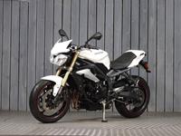 TRIUMPH STREET TRIPLE 675