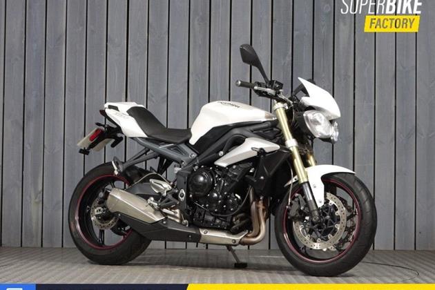 TRIUMPH STREET TRIPLE 675