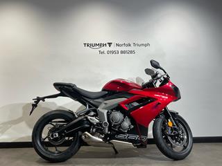 TRIUMPH DAYTONA 660 