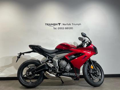 TRIUMPH DAYTONA 660