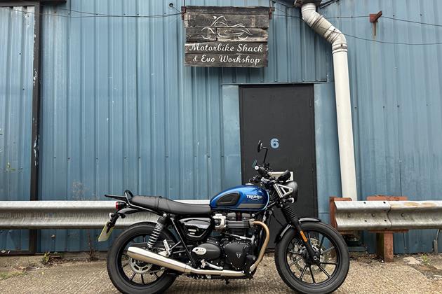 TRIUMPH STREET TWIN