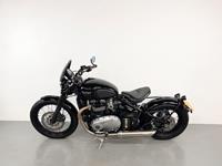 TRIUMPH BONNEVILLE BOBBER