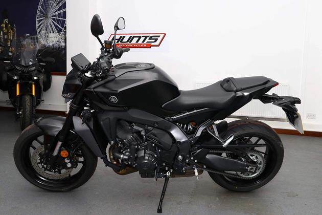 YAMAHA MT-09