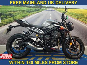 TRIUMPH STREET TRIPLE 765 RS