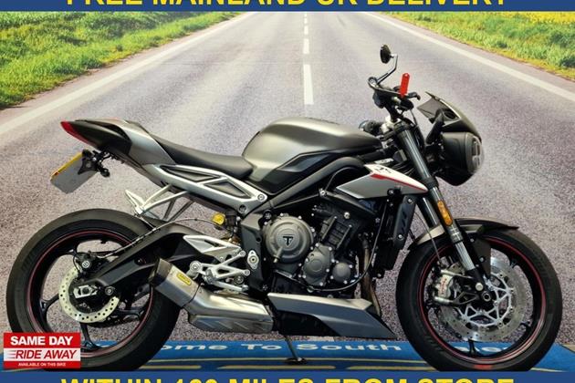 TRIUMPH STREET TRIPLE 765 RS