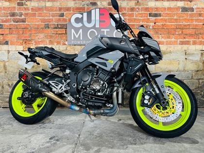 YAMAHA MT-10