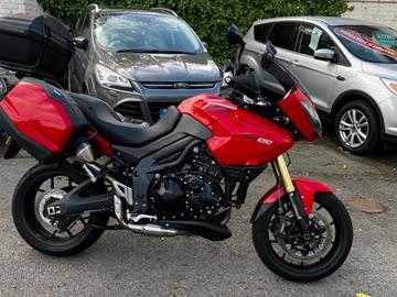 TRIUMPH TIGER 1050