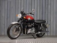 TRIUMPH BONNEVILLE T100